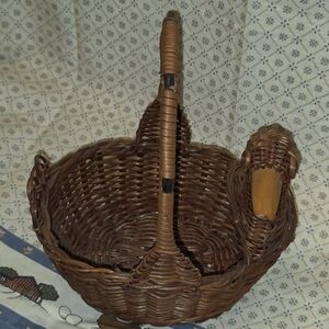 Hen Woven Egg Basket